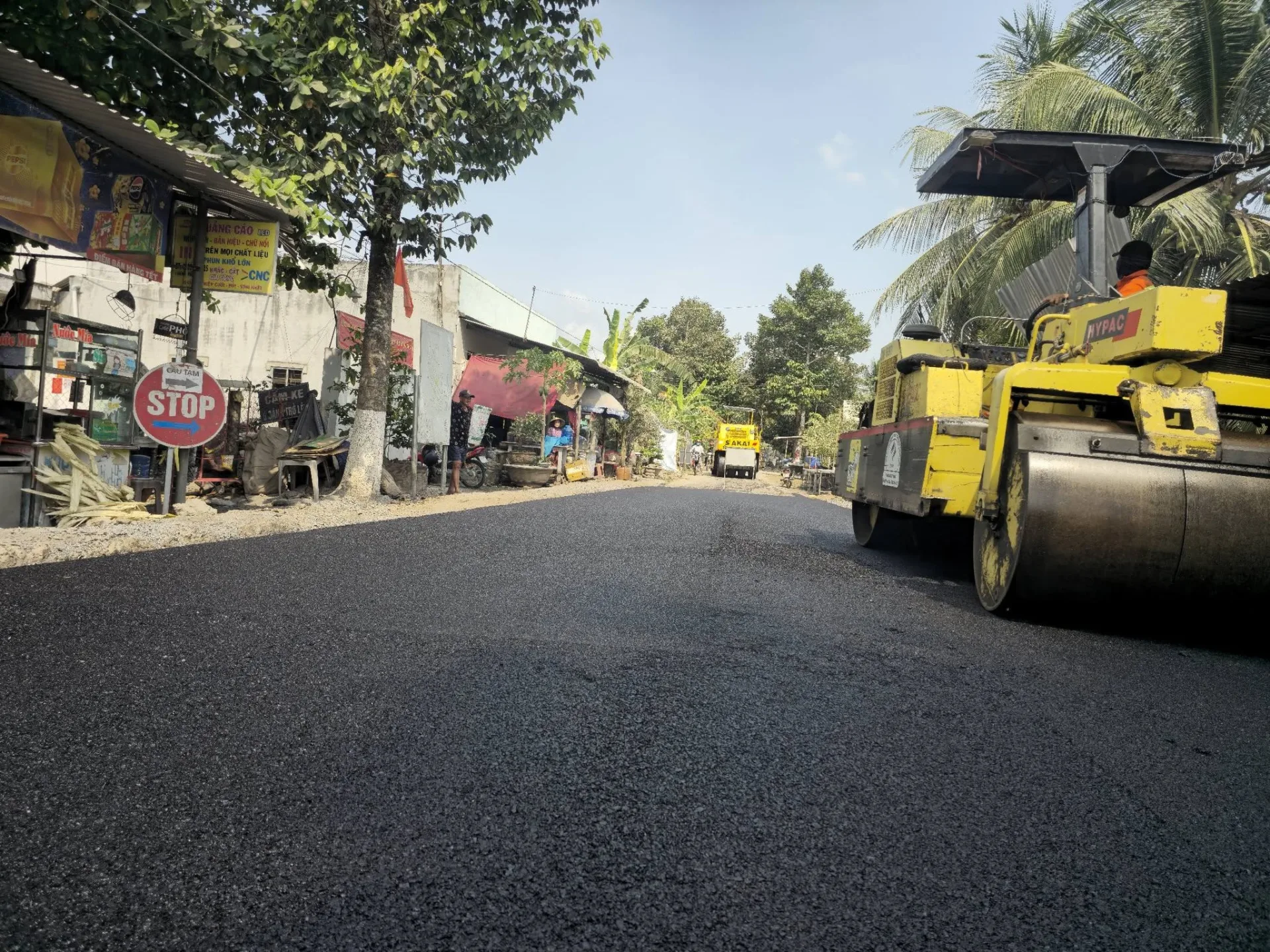 thi công bê tông nhựa nóng đường nội bộ khu công nghiệp