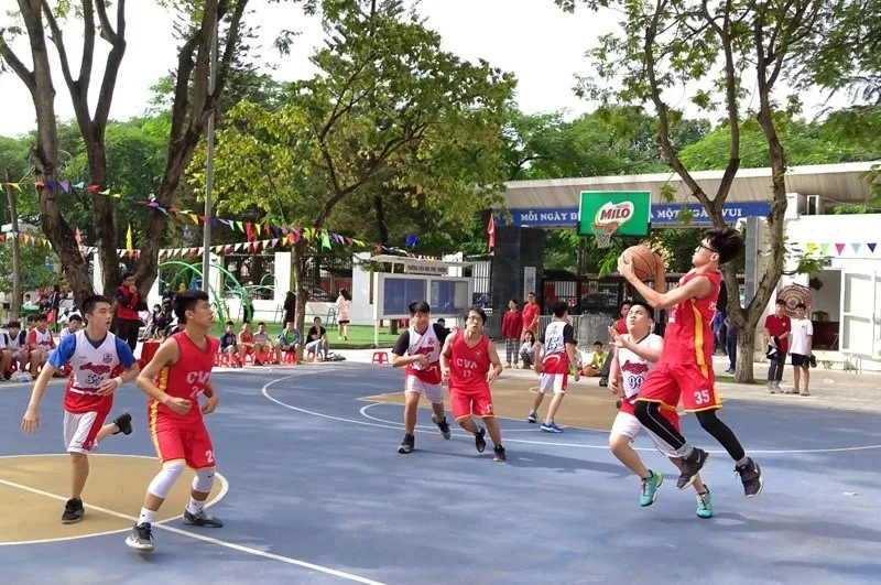 THI CÔNG SÂN BÓNG RỔ TRƯỜNG HỌC: TIÊU CHUẨN AN TOÀN & GIẢI PHÁP TỐI ƯU 2026