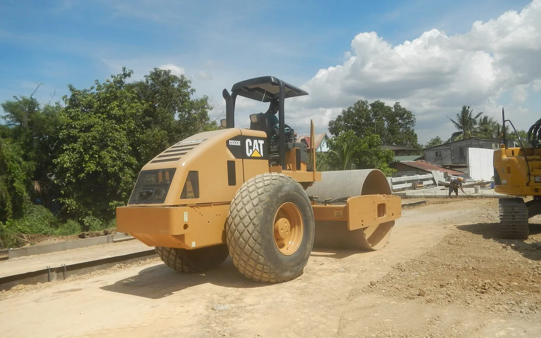 Thi công hệ thống thoát nước khu dân cư mới